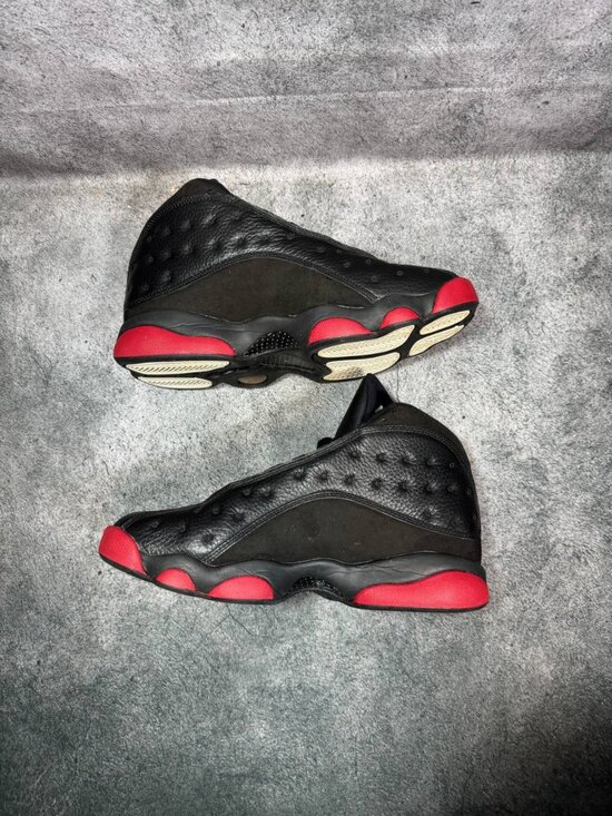 Size 9.5 | Jordan 13 Dirty Bred No Box | Pre-Owned main image 4